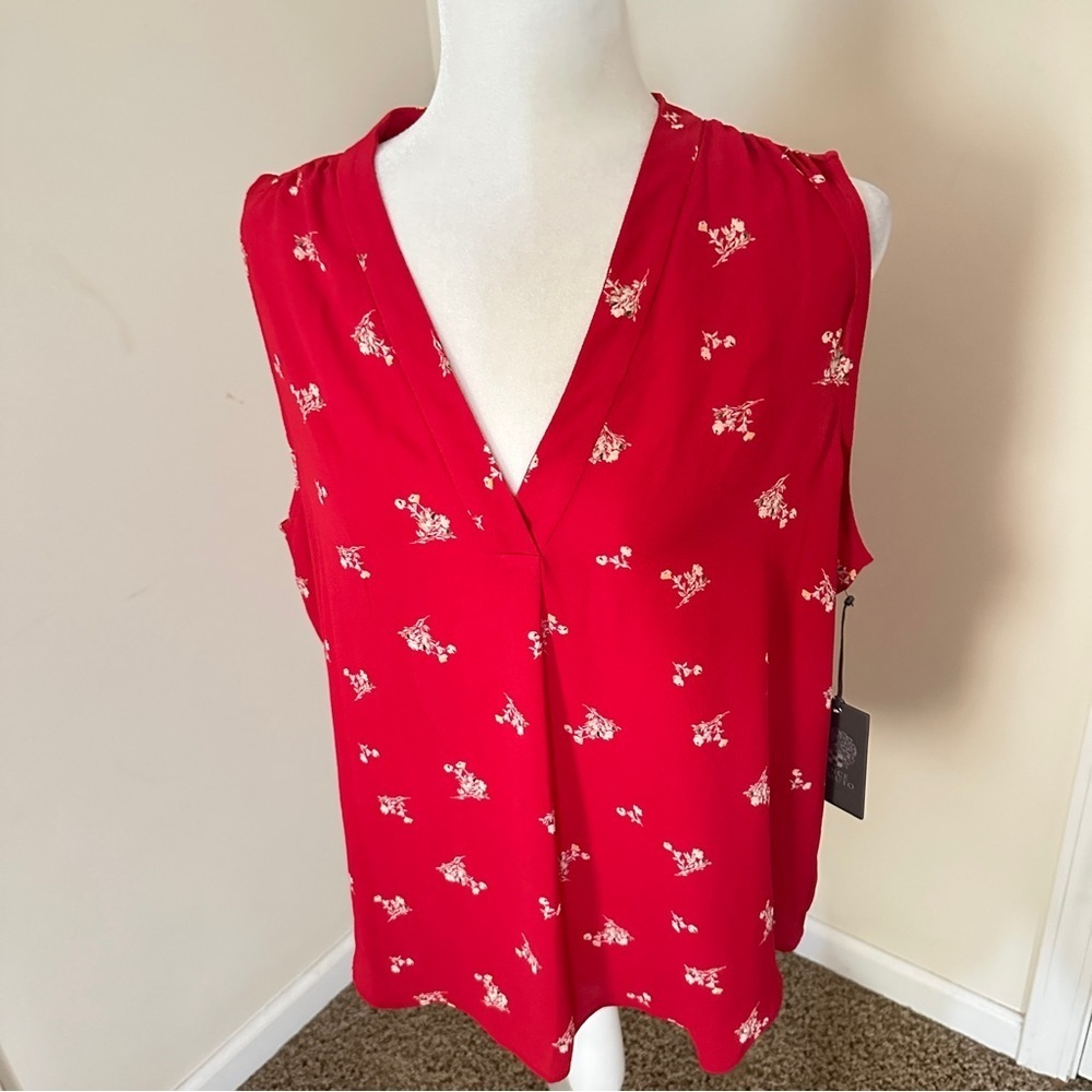 👉 Vince Camuto Red Floral Sleeveless Blouse – Size M & L